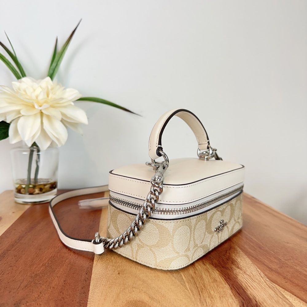 NWT Coach Train Case Crossbody In Signature Canvas - Picture 2 of 7